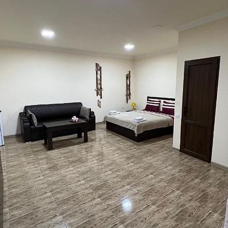 Hotel Hovit Bagratashen ภายนอก รูปภาพ